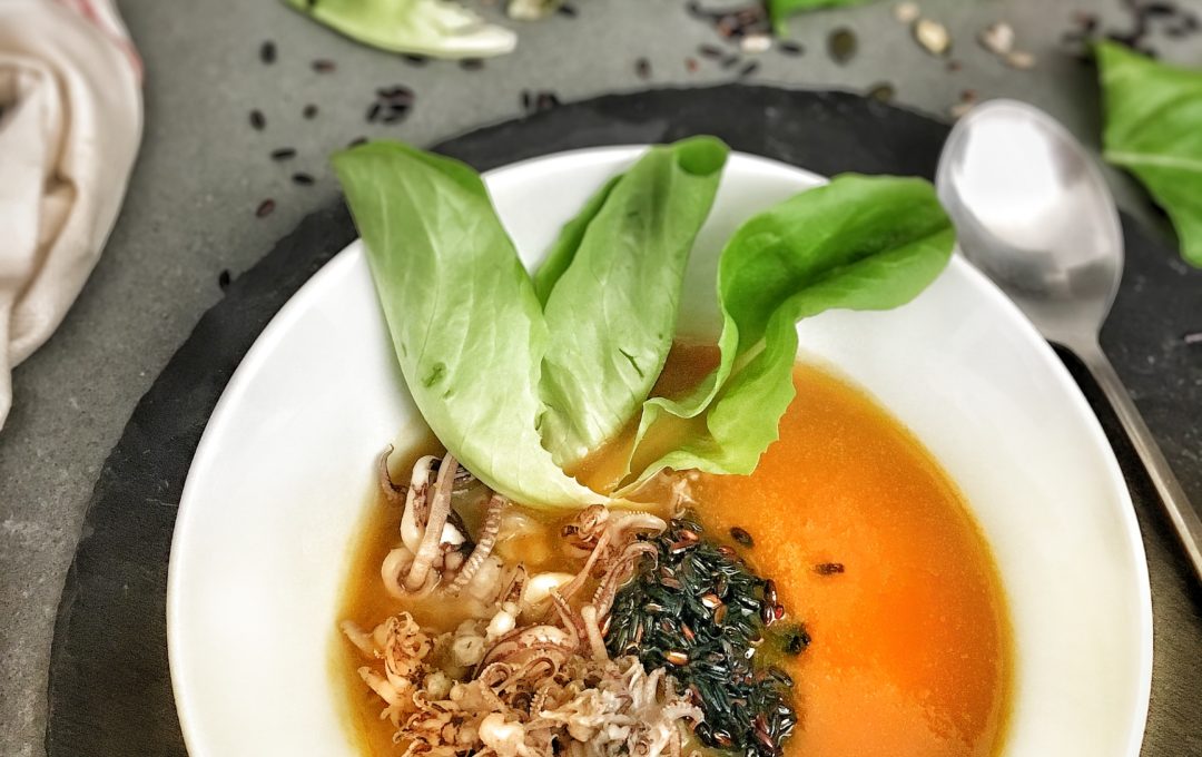 crema di zucca riso nero waxy e calamaretti