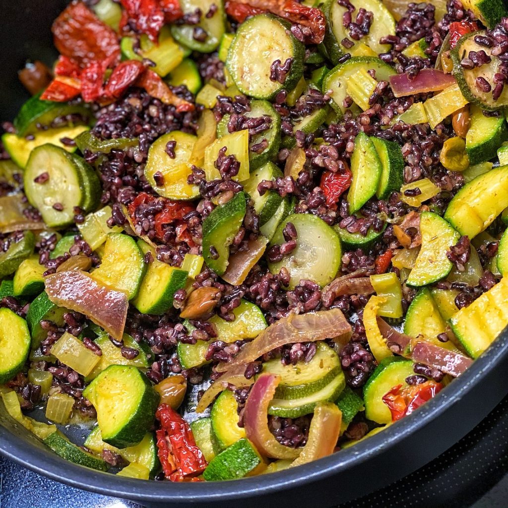 torta salata di riso nero